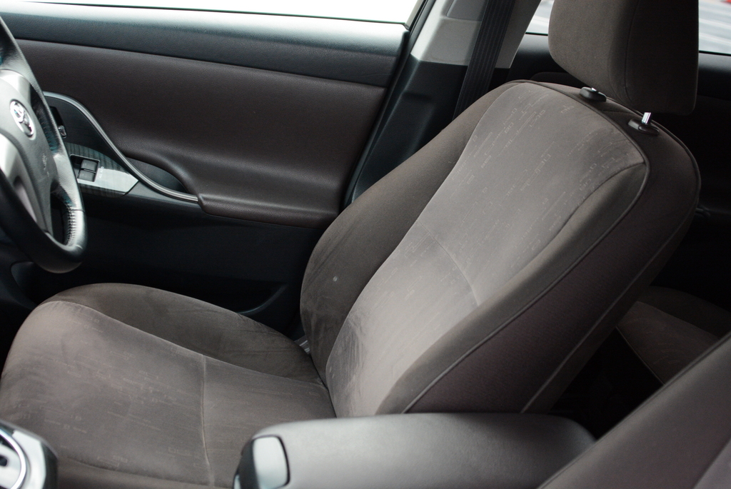 Gorgeous Mark X Zio 6seater wagon! TRD!